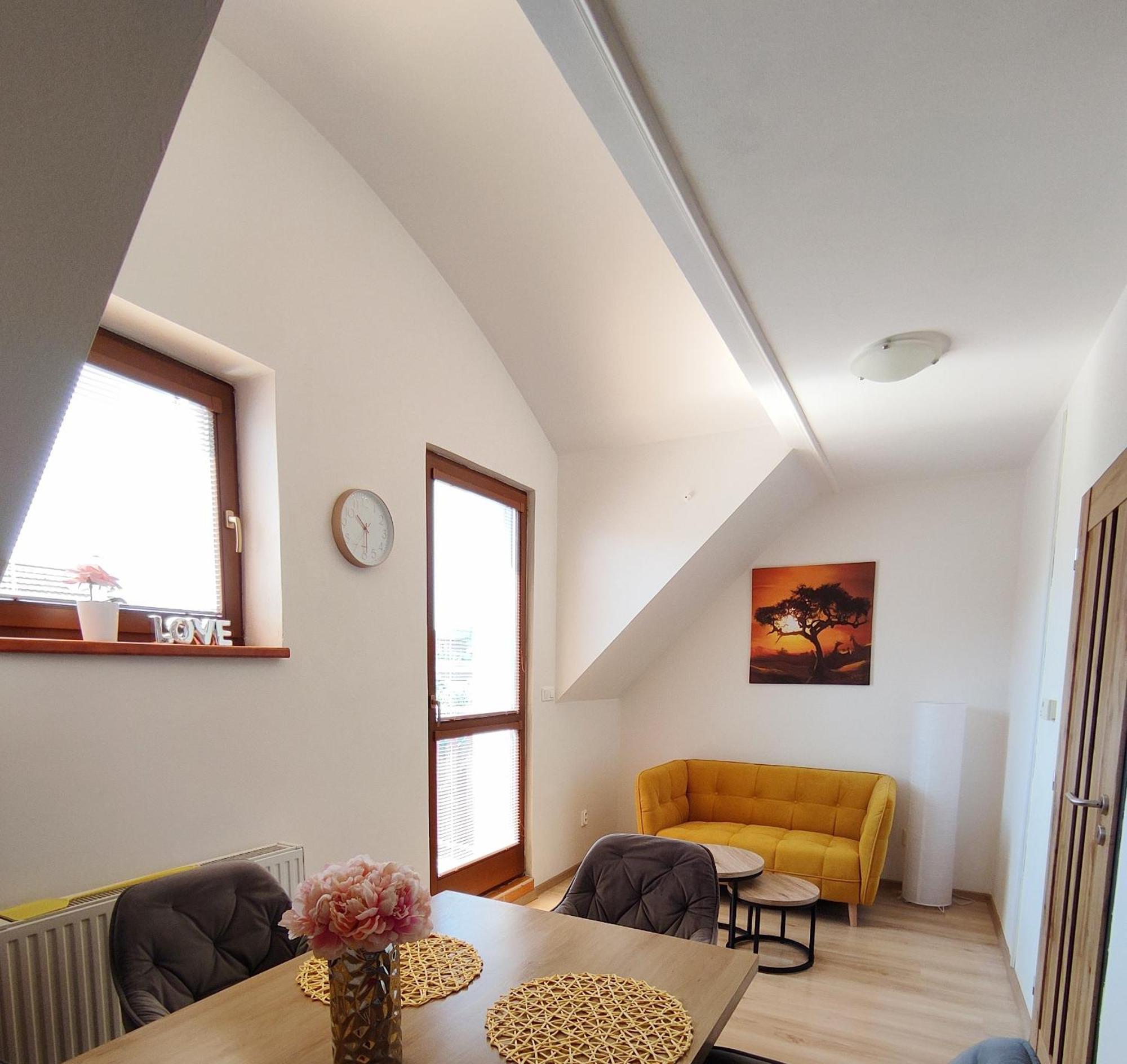 Appartement Ubytovani Ema à Valtice Extérieur photo