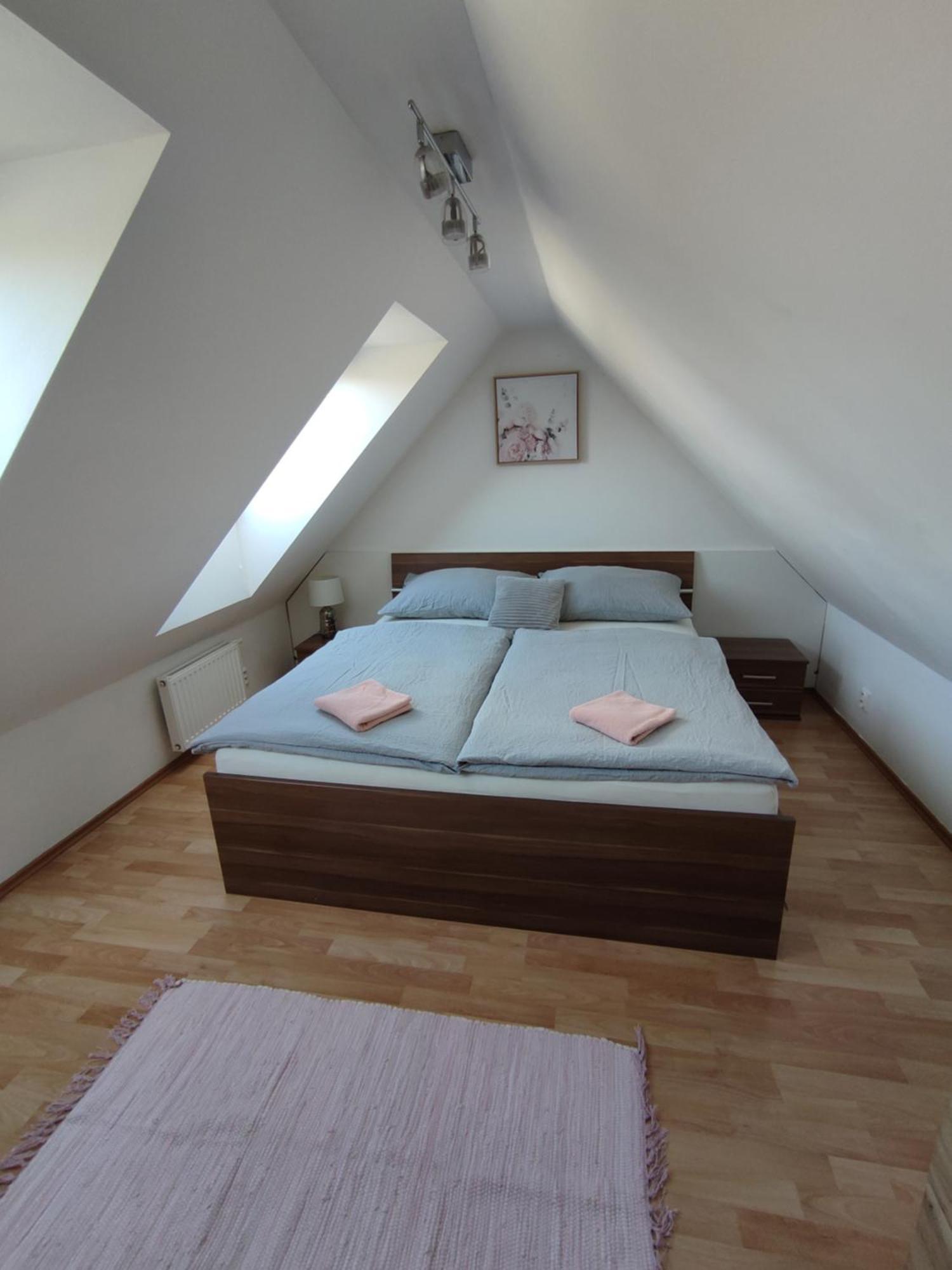 Appartement Ubytovani Ema à Valtice Extérieur photo